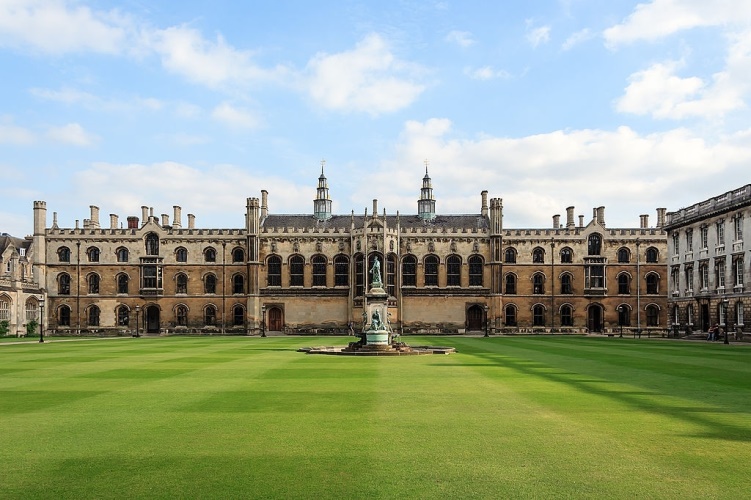 Canada vs UK for international students