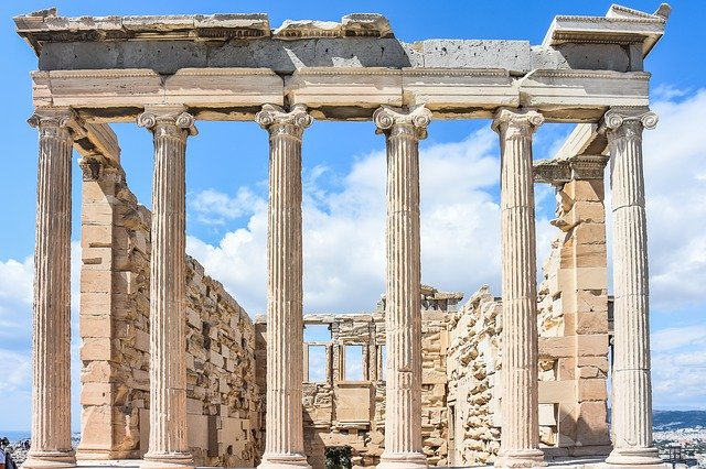 Roman Vs Greek Architecture Essay